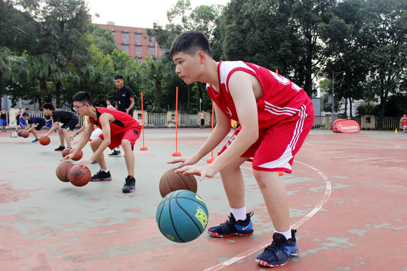 成都青少年少儿篮球培训篮球训练