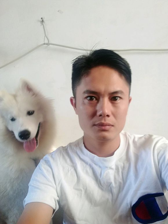 本人离异无孩，工作生活在广东中山！觅有缘人