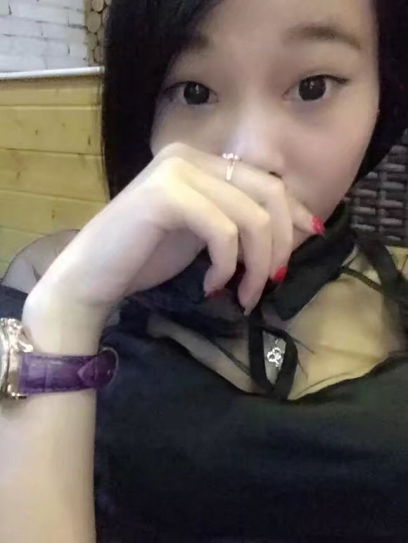我很要强，我谁也不靠，做自己的事业，不靠家人不靠朋友，公司的