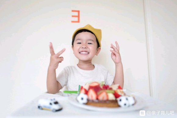 【家庭教育】小朋友知道和大人讨价还价，至少证明两件事：1⃣️