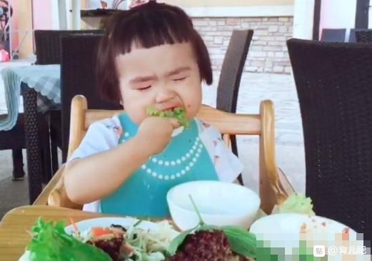 很是推崇BLW Baby led weaning婴儿自主进食