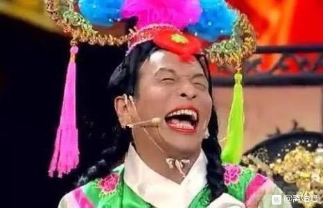 每次我一个人走夜路都好害怕，天这么黑，我这么美，真怕别人看不