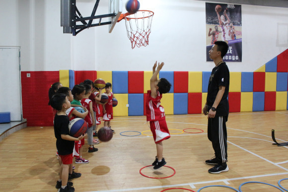 成都少儿幼儿篮球学习 增强体质健康成长 随到随学