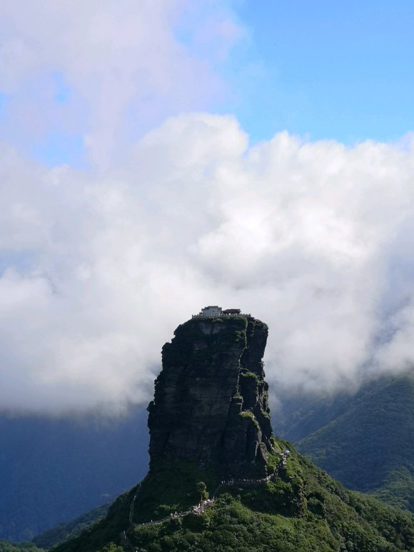 梵天净土，云中漫步，金顶佛光