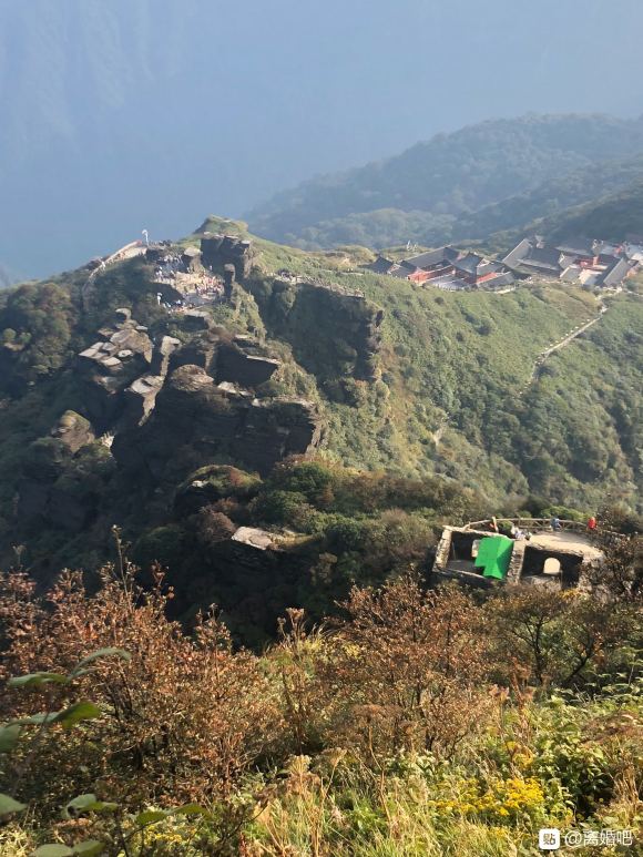 梵天净土，云中漫步，金顶佛光